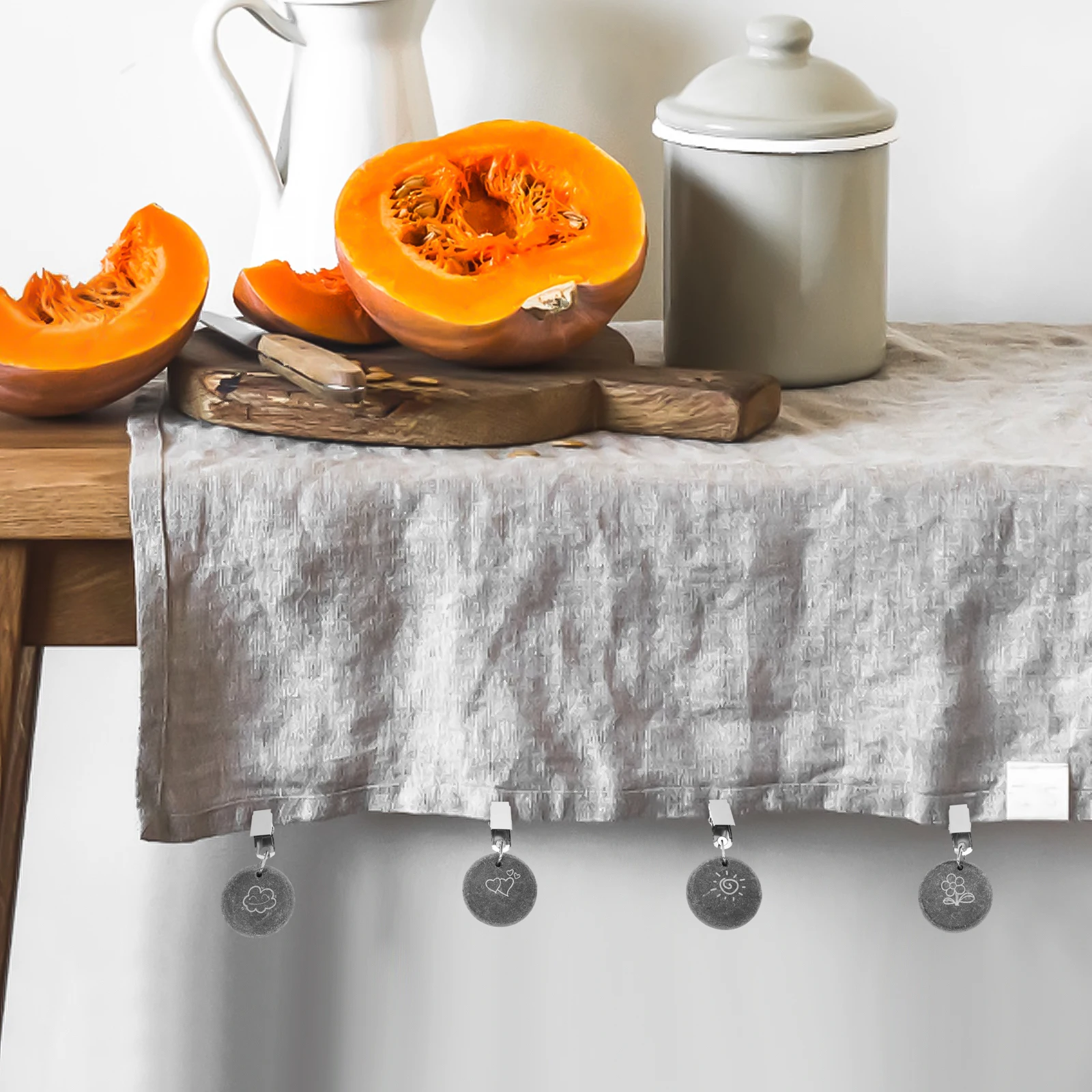 

8Pcs Windproof Tablecloth Clips Heavy Duty Decorative Weights for Outdoor Wedding Picnic Camping Reusable Table Cover Clamps