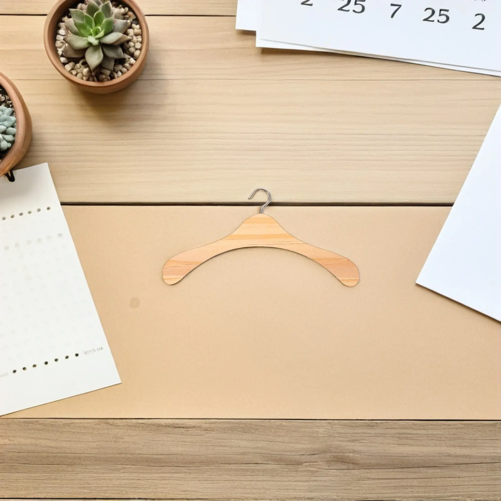 

Набор из 12 деревянных мини-вешалок с натуральной отделкой для организации хранения одежды, платьев и нарядов в гардеробе