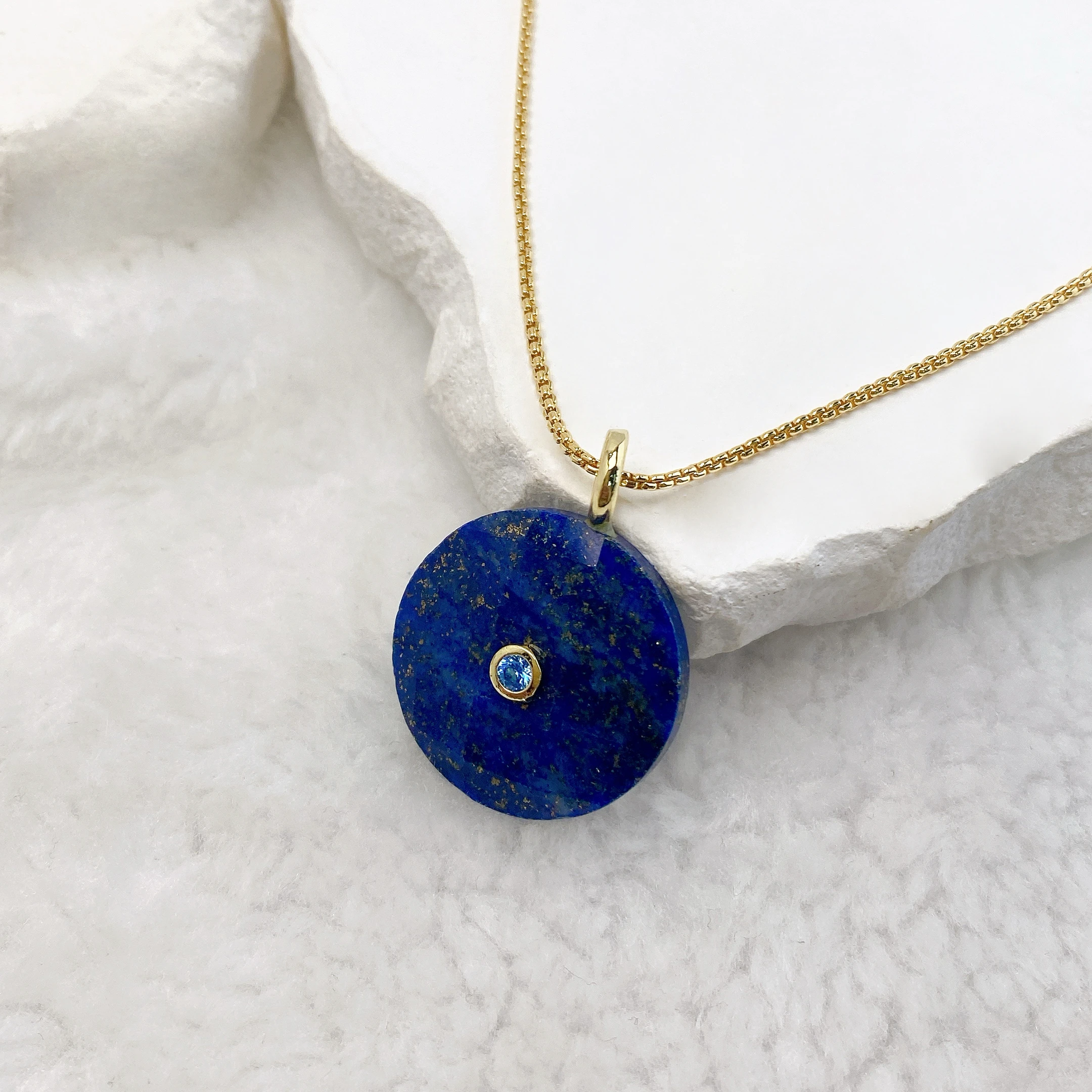 Hot Selling Gold Plated DIY Jewelry Accessories Natural Stone Coin Round Pendant Necklace