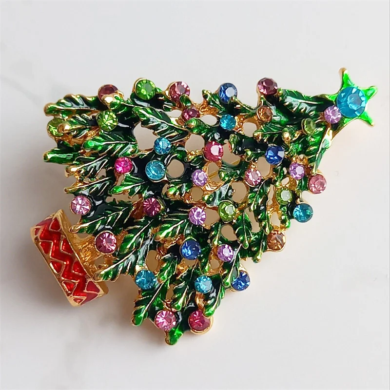 New Fashion Christmas Brooch Exquisite Colorful Rhinestone Inlaid Christmas Tree Pins Holiday Clothing Jewelry Accessories Gifts