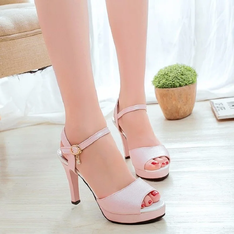 2022 versione coreana della nuova bocca di pesce Sexy 10CM tacchi alti rosa moda estate piattaforma impermeabile scarpe da damigella d\'onore da sposa