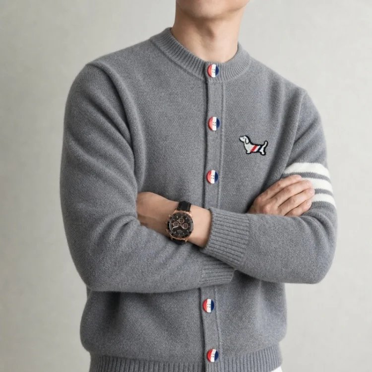 Modischer Herren-Strickcardigan für Herbst und Winter mit Niedlichem Hunde-Prägemotiv, Rundhals, Knöpfe, Luxusmarke, Gestreifter Lässiger Strickpullover – Detail 11
