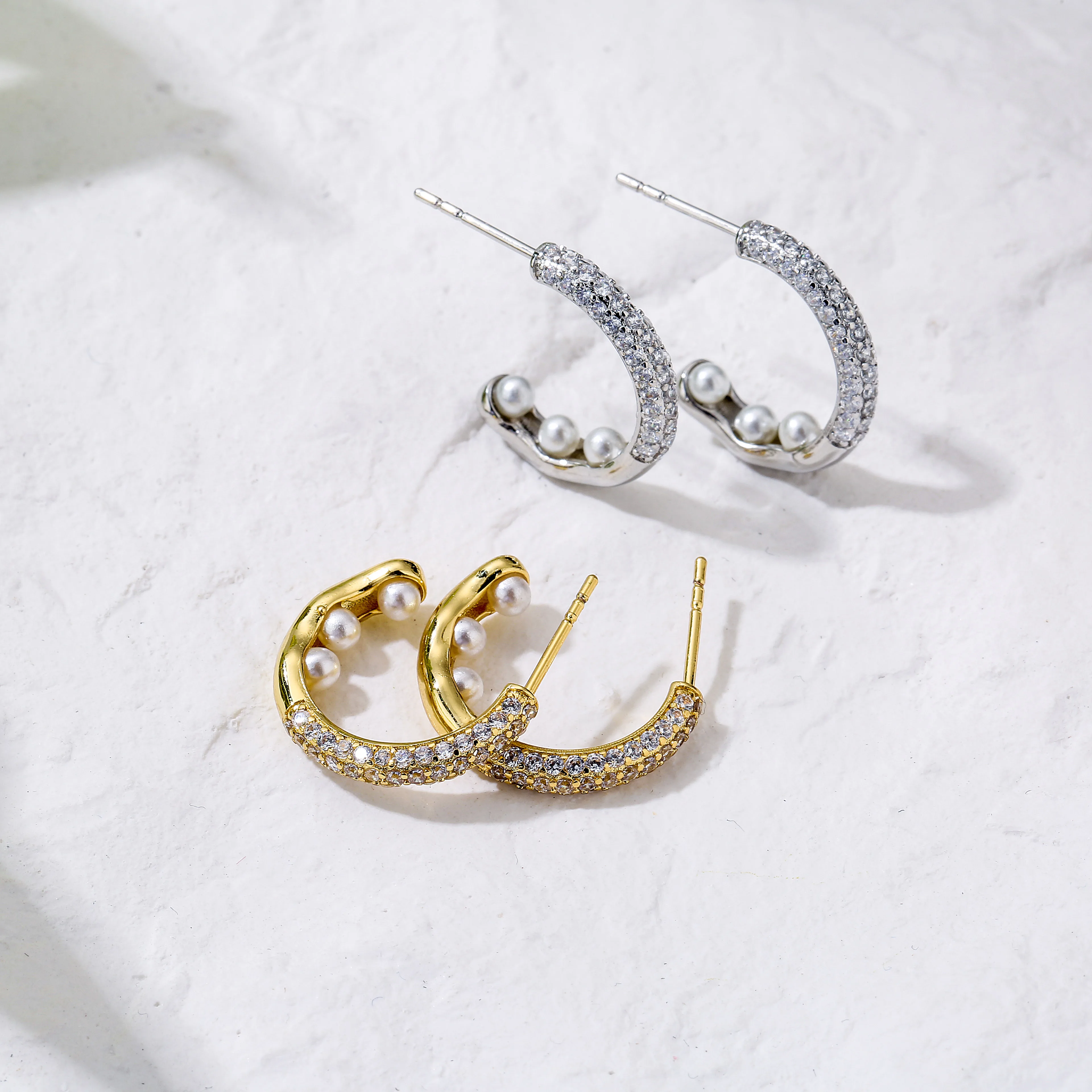 

HECHENG，Elegant Pearl Earrings For Woman，cz Fashion Jewelry New Luxury Wedding Party Unusual Earrings