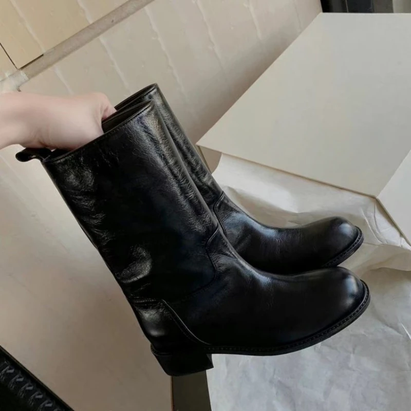 Retro-Cowboystiefel für Damen, knöchelhoch, mit runder Spitze und niedrigem Absatz, zum Überziehen, klassische Winterstiefel für den Alltag und Partys. – Detail 2