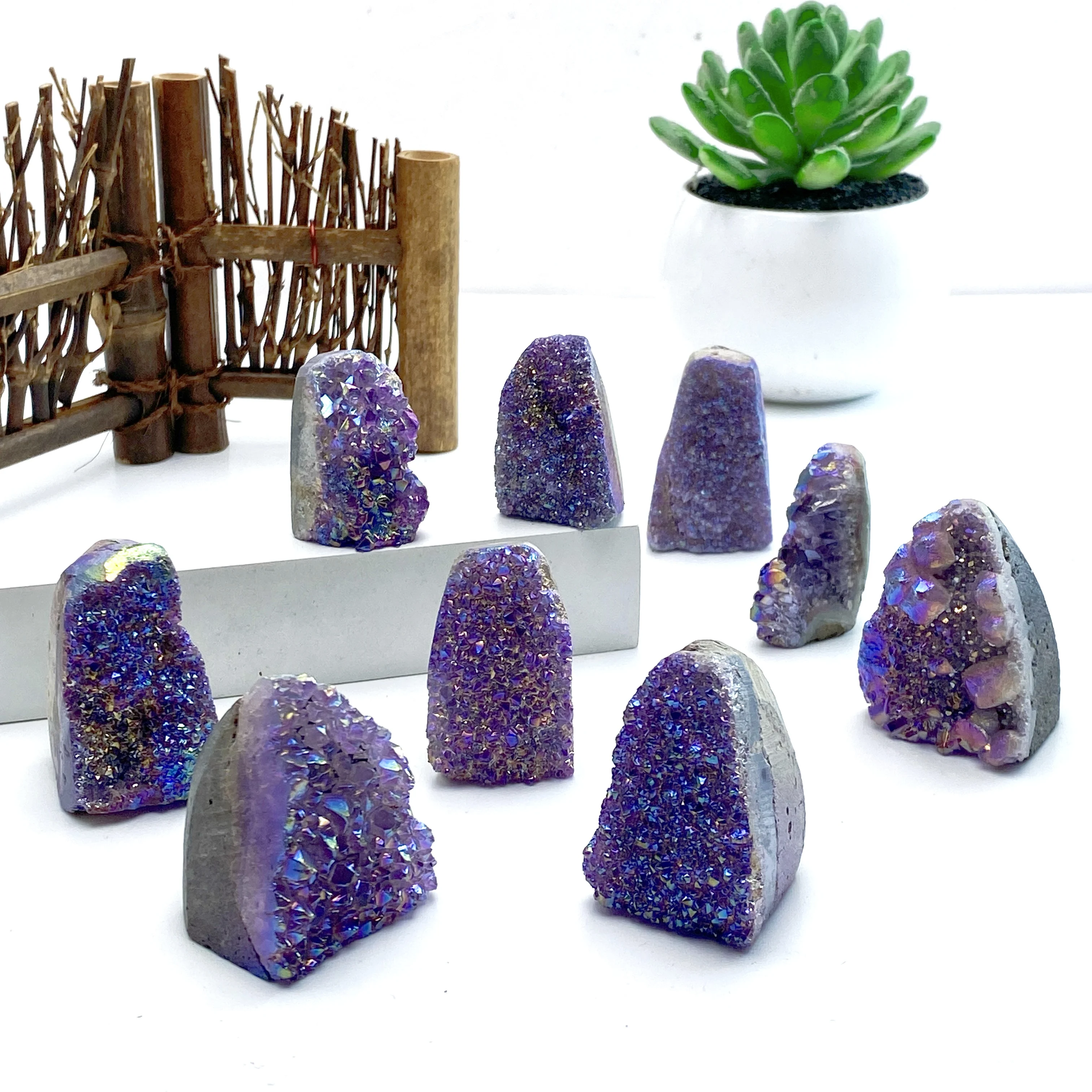 30-80g Aura Amethyst Cluster Hole Carving Shape, Stone Collections, Excellent Gifts, Family And Friends Gift, Home Decoration, D