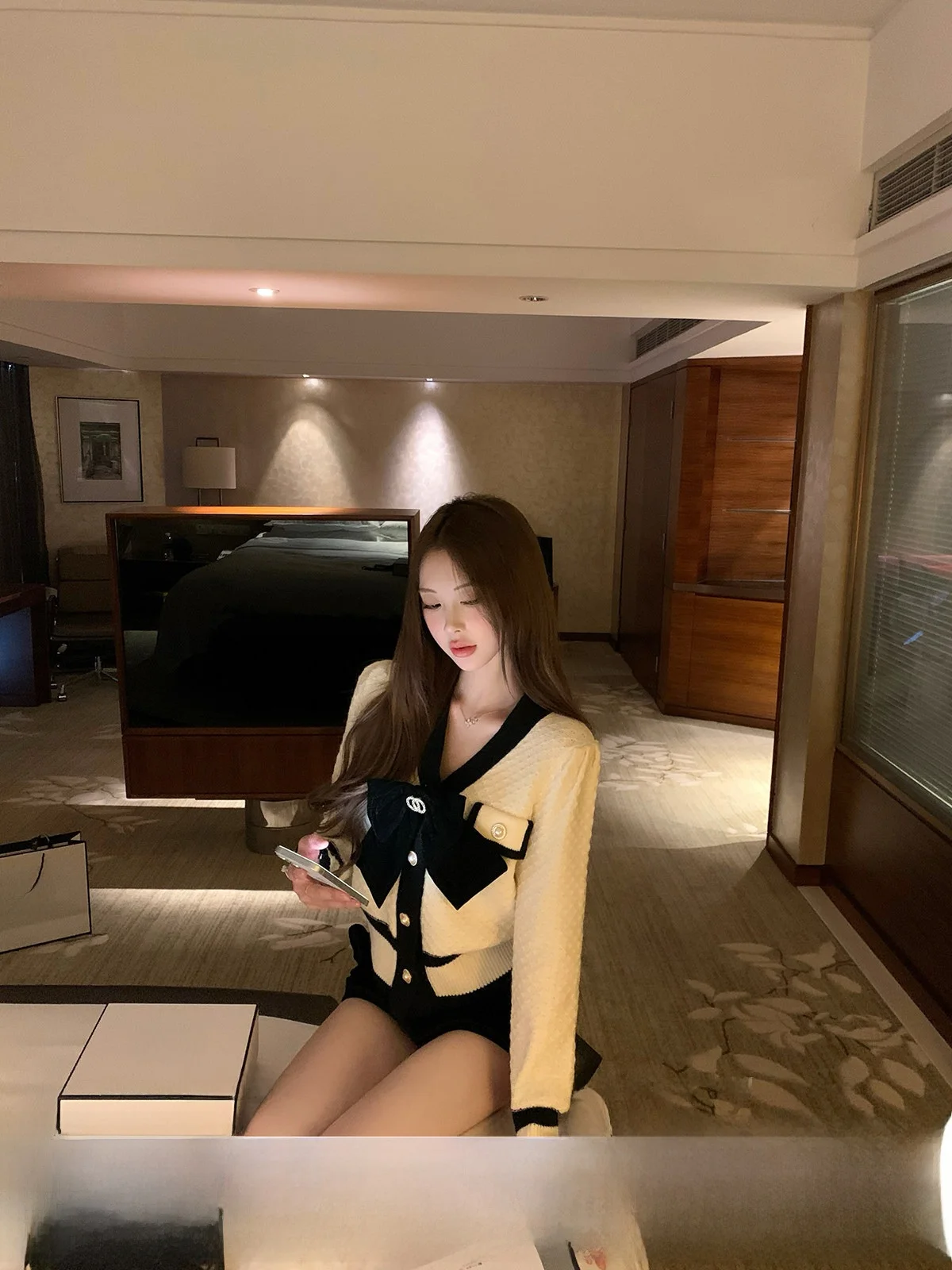 

Женский трикотажный топ YOLI с V-образным вырезом, повседневный, облегающий, зимний, модный, универсальный, для работы, с длинным рукавом, стандартный крой