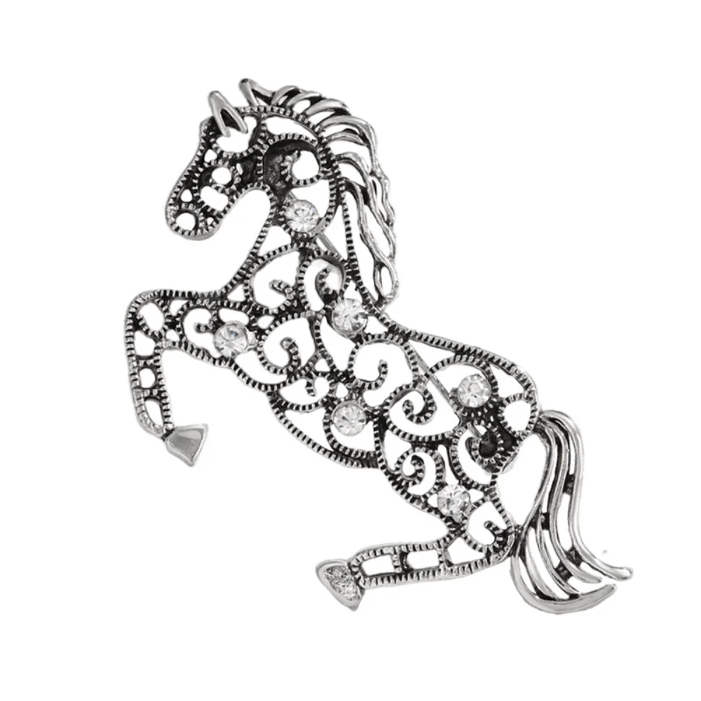 Hollow Out Diamond Studded Horse Brooch Three Dimensional Zodiac Horse Diamond Studded Pin Retro Suit Shirt Pins Accessory