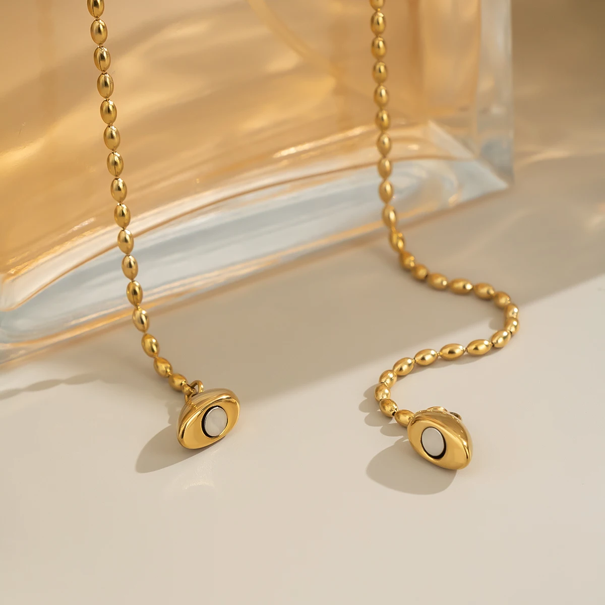 نمط جديد الفولاذ المقاوم للصدأ المغناطيس الحب قلادة قلادة للنساء 18K مطلية بالذهب الساحرة مجوهرات مقاومة للماء لارتداء دارلي