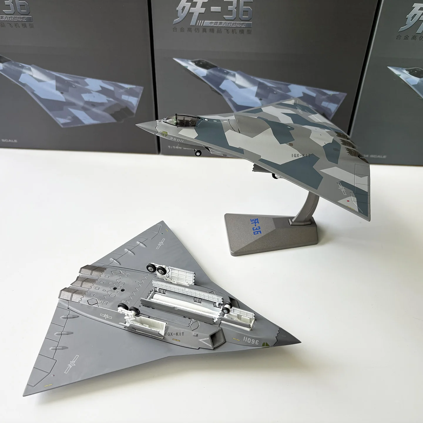 1/144 J-36 Chinese 6th Generation Aircraft J36 Cut Crack Coating Alloy Finished Plane Fighter Jet Model Collection Gift view 2