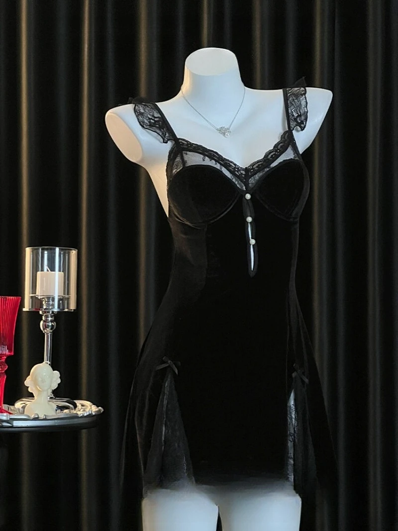 

Velvet High-End Pajama Set,Pure Sensual Style for Women,Lace Chest Cushion Halter Nightgown,Autumn Winter Collection,Romantic