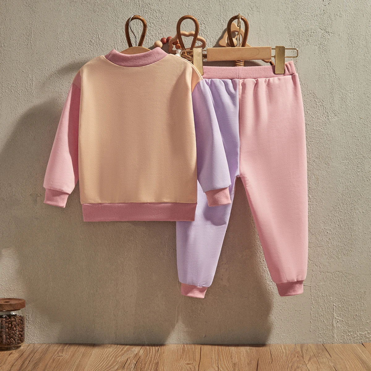 EWODOS Little Girl Contrast Color Outfit, Letter Print Mock Neck Long Sleeve Sweatshirt Elastic Waist Pants 2 Piece Fall Set