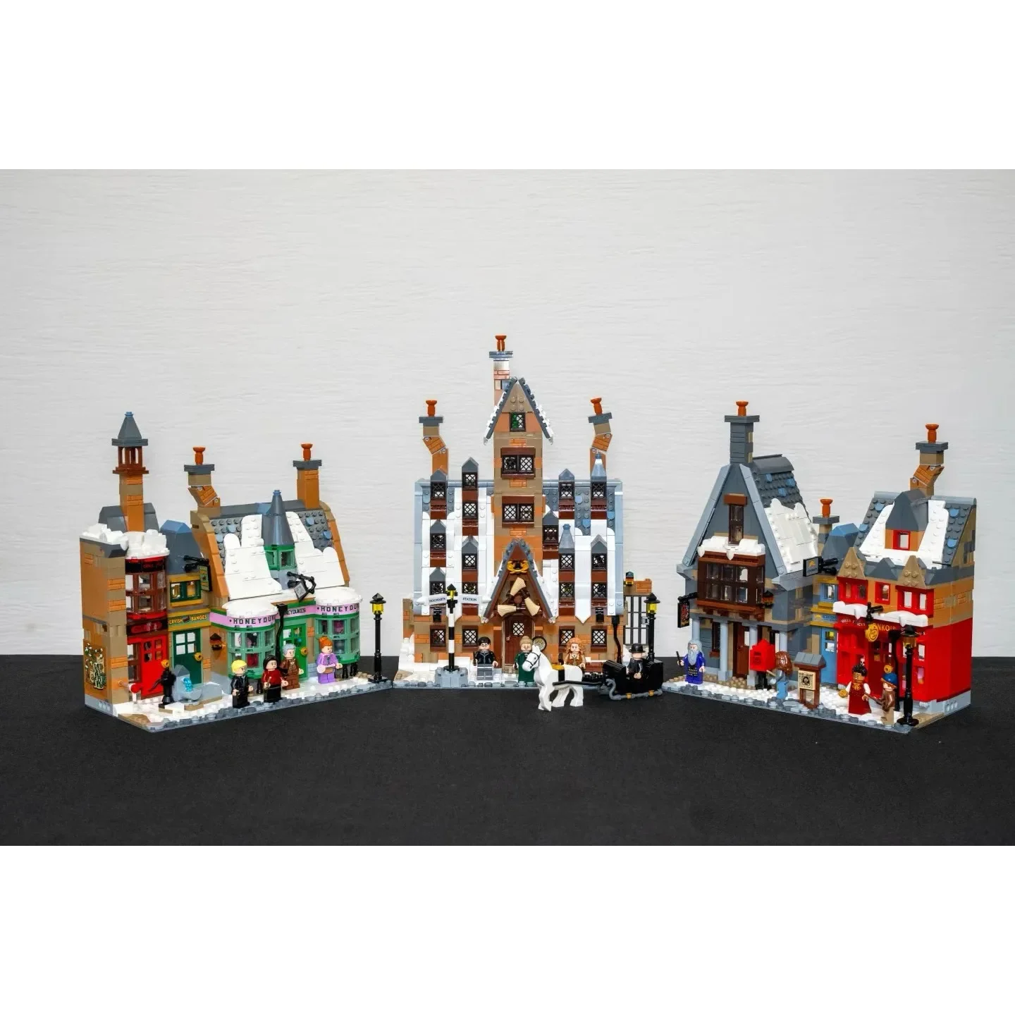 3228PCS Hogsmeade Village Building Blocks  Street View Architecture Boys and Girls Puzzle Toys Gifts