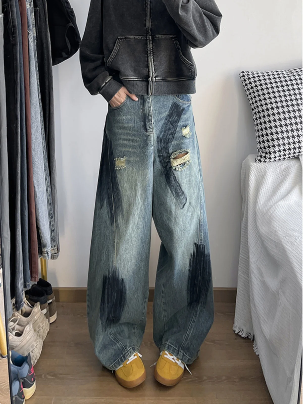 

Doodle Torn Knife Wide Leg Jeans Men's Trendy American Vintage Loose Fit Floor Length Pants Autumn Winter Casual Jeans