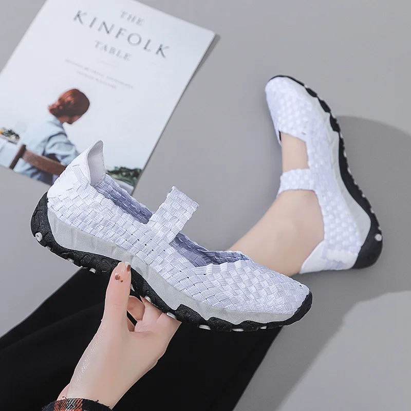 Casual Shoes Woman Sneakers Summer Flat Shoes Breathable Mesh Women Vulcanize Shoes Soft Bottom Women woven Shoes2024