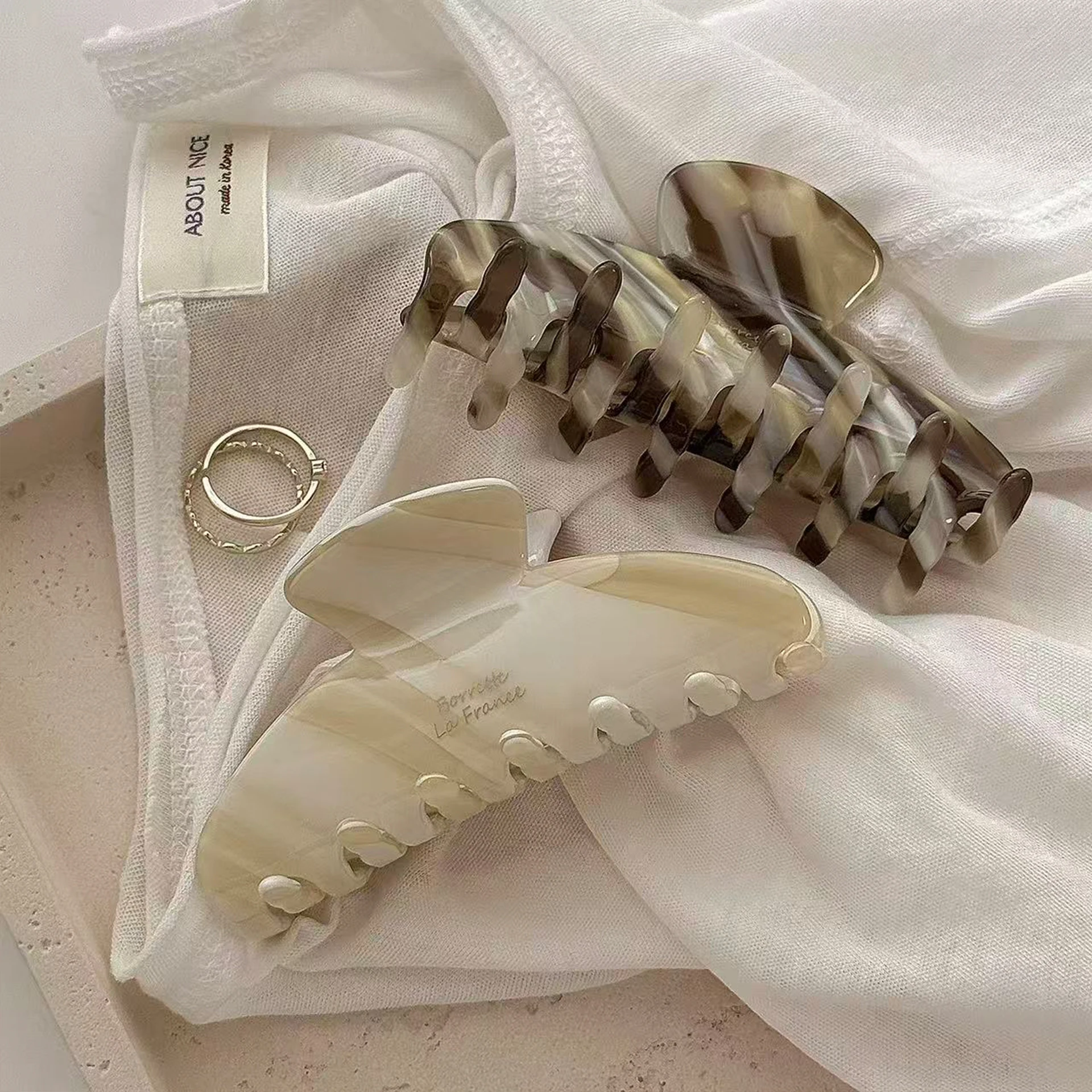 1 Stück Koreanische Ins Herbst-Winter Haarklammer mit Goldetikett, Mehrfarbige Acetat-Haarreife, Große Haarklammer im Haifisch-Design – Detail 15