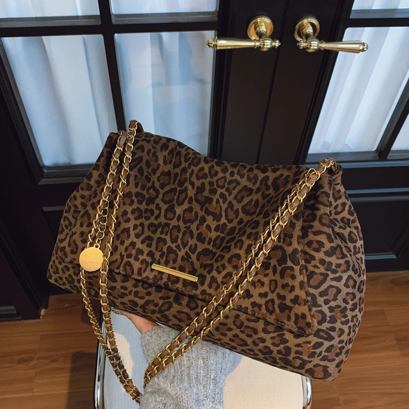 Casual Soft Surface Large Capacity Bag Women 2025 New Popular All-Match Chain Messenger Bag Popular Silver Shoulder Bag Handbag