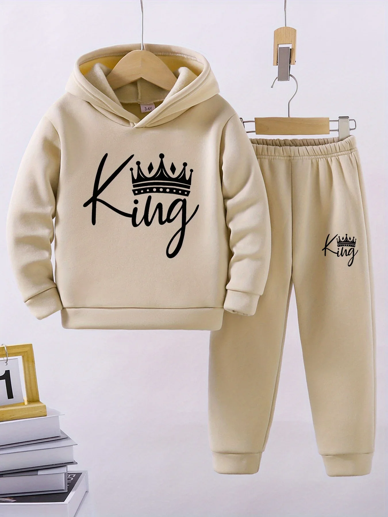 New Thick Two-Piece Set for Boys Featuring a Crown Pattern Including a Long-Sleeve Hoodie And Pants Perfect for Winter