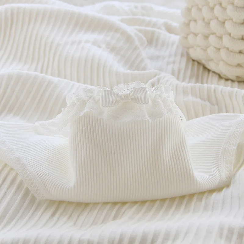 A23 - D3 - White