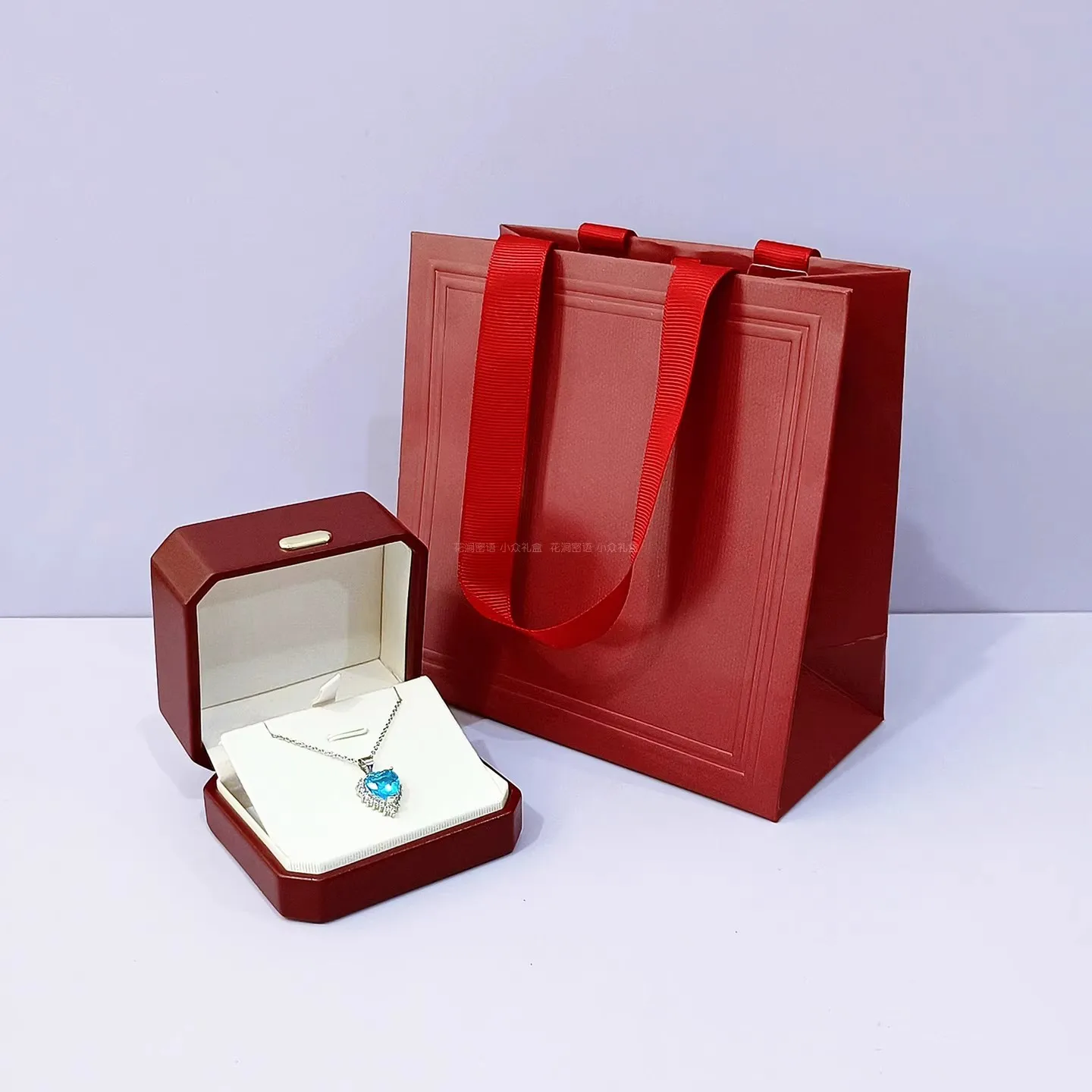 الرجعية حلقة حامل قلادة فاخرة صندوق تخزين سوار علبة التعبئة والتغليف المستوردة فو الجلود الجلود الملمس صندوق للمنزل الزفاف