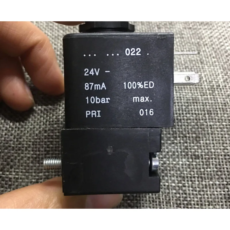 

Original solenoid valve for the closing coil of the CD machine of the printing press