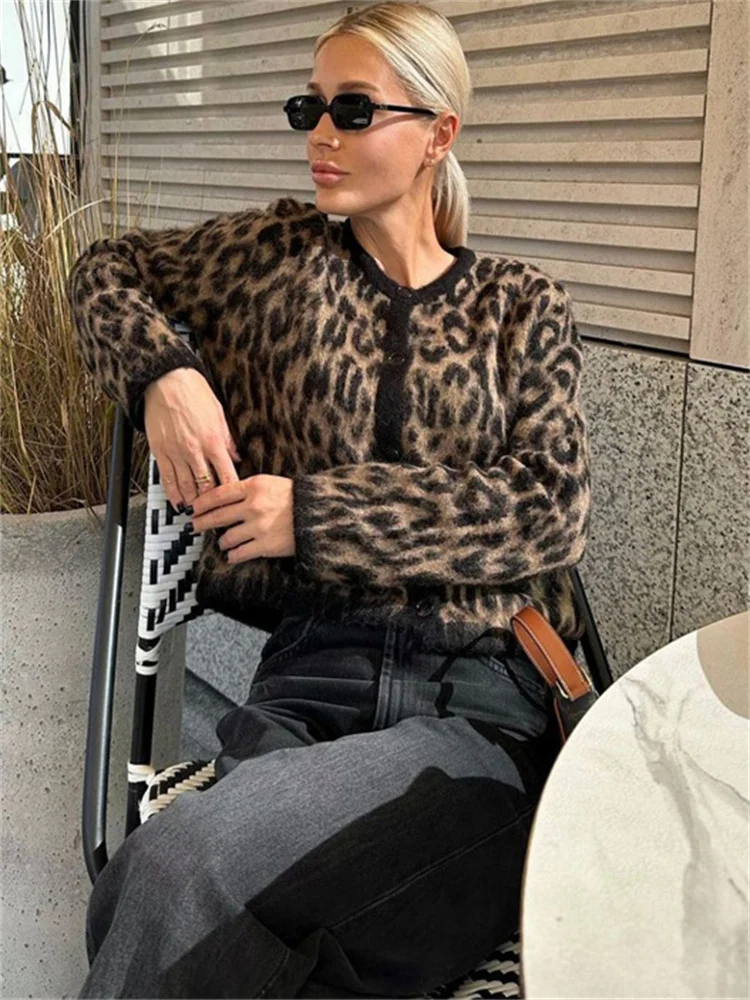 Tossy Female Leopard Cardigan Sweater Fashion Printed Contrast Loose Long Sleeve Commute Cropped Coat Women\'s Autumn Cardigan