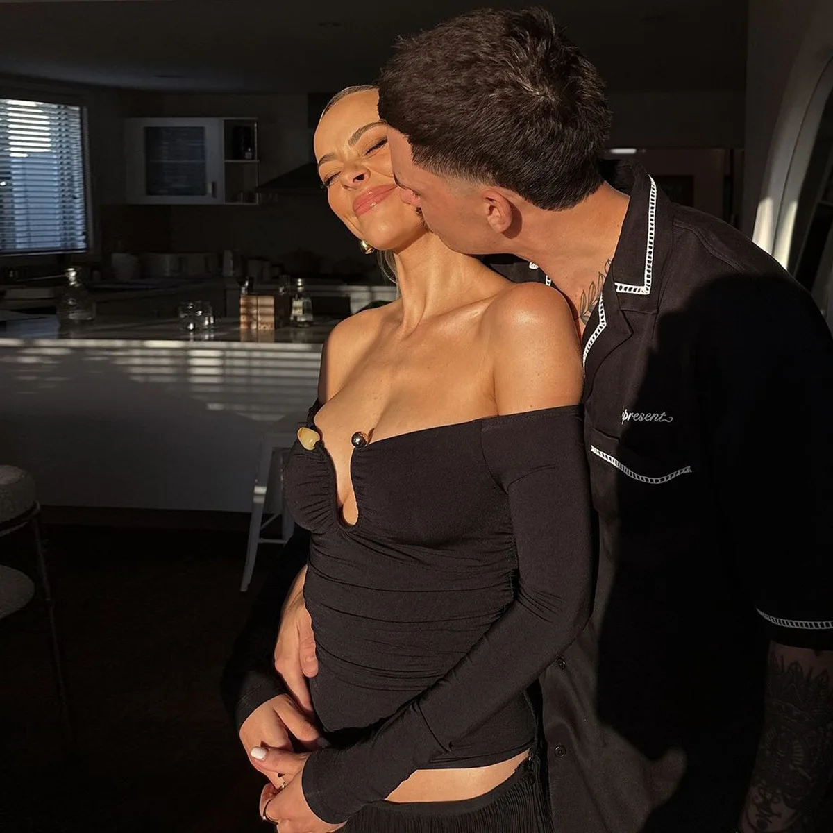 

Women Black Chest Hollow Metal Buckle Tops Shirts Tee T Shirt Lady Winter Antumn Date Dinner Banquets Festival Holiday Pullovers