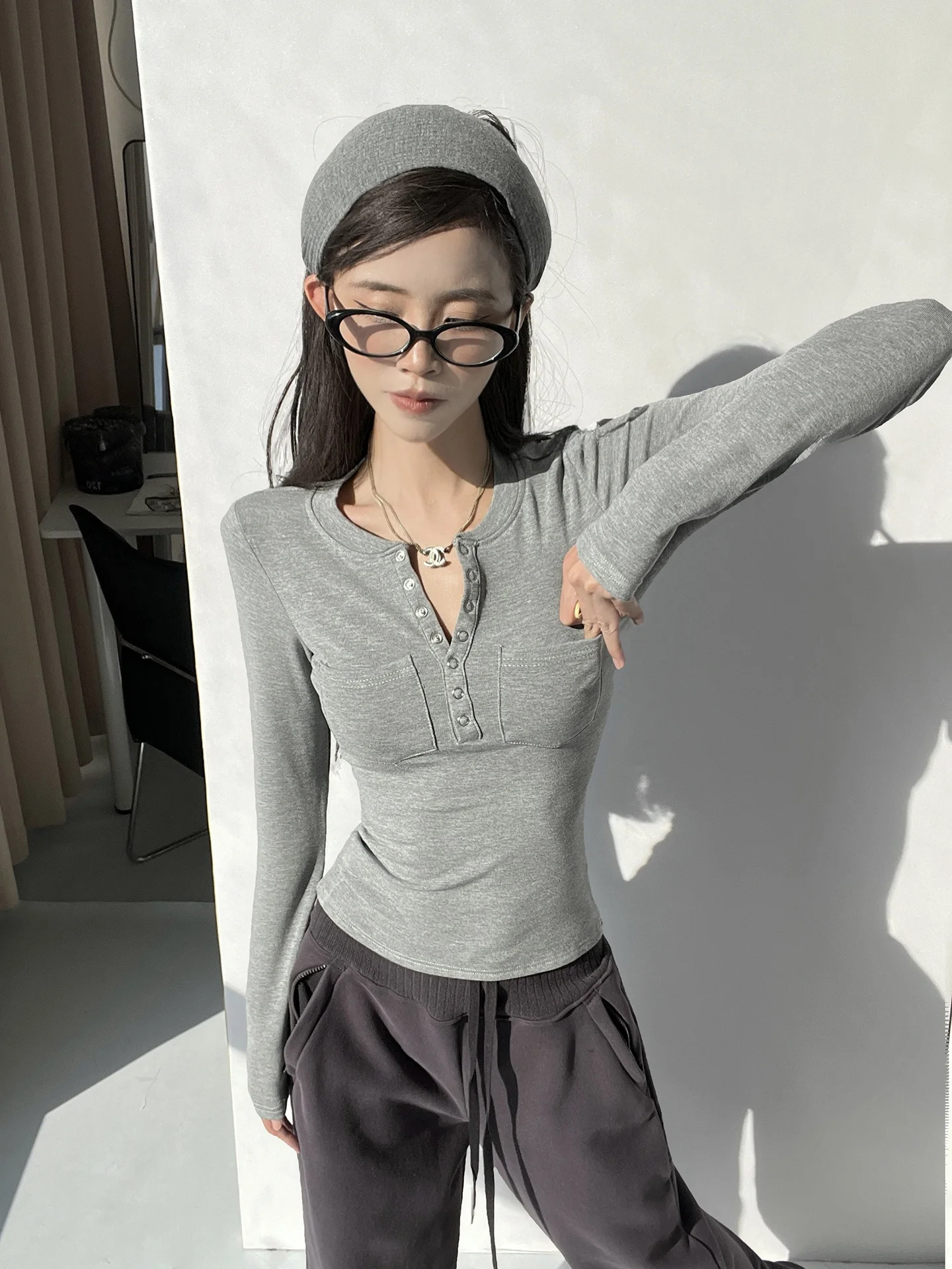 

MianCun Henry Collar Thiened Fce Women's Slim Fit T-irt Double ket Design Faionable Base irt for Young Girls