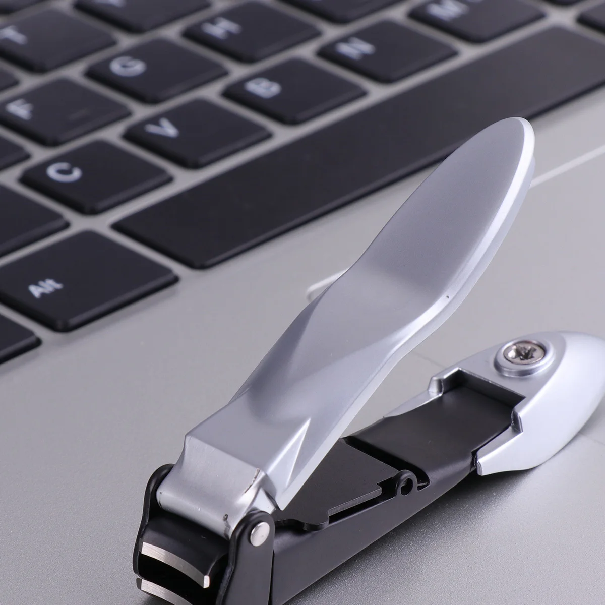 

1Pcs Stainless Steel Nail Clipper Professional Wide Mouth Design Powerful Bite Rustproof Durable Easy Cut No Trace Ergonomic