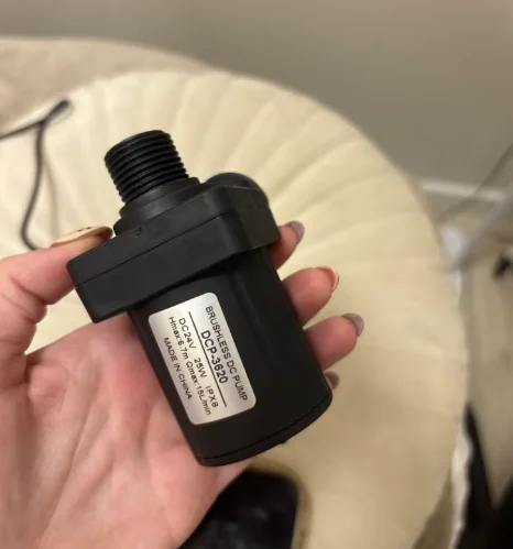 

Маленький водяной насос для раковины для мытья головы