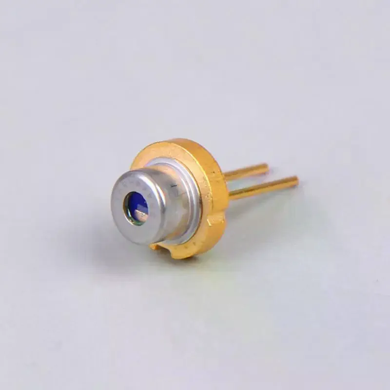 

Новый 638 нм 700 мВт оранжево-красный многомодовый лазерный диод K2Pφ5.6мм GH0637AA2G Sharp