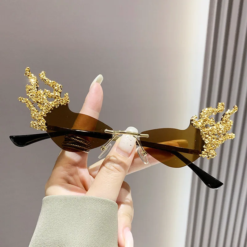 【Polygonal shape】2024High-end Fashionable Flame-encrusted Sunglasses Personality Street Photo Styling Trendy Sunglasses