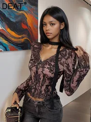 DEAT New Fashion Women's Spliced Lace Flower Halter T-shirt 2024 Autumn Trendy V-neck Long Sleeve Pullovers Female 33A1923