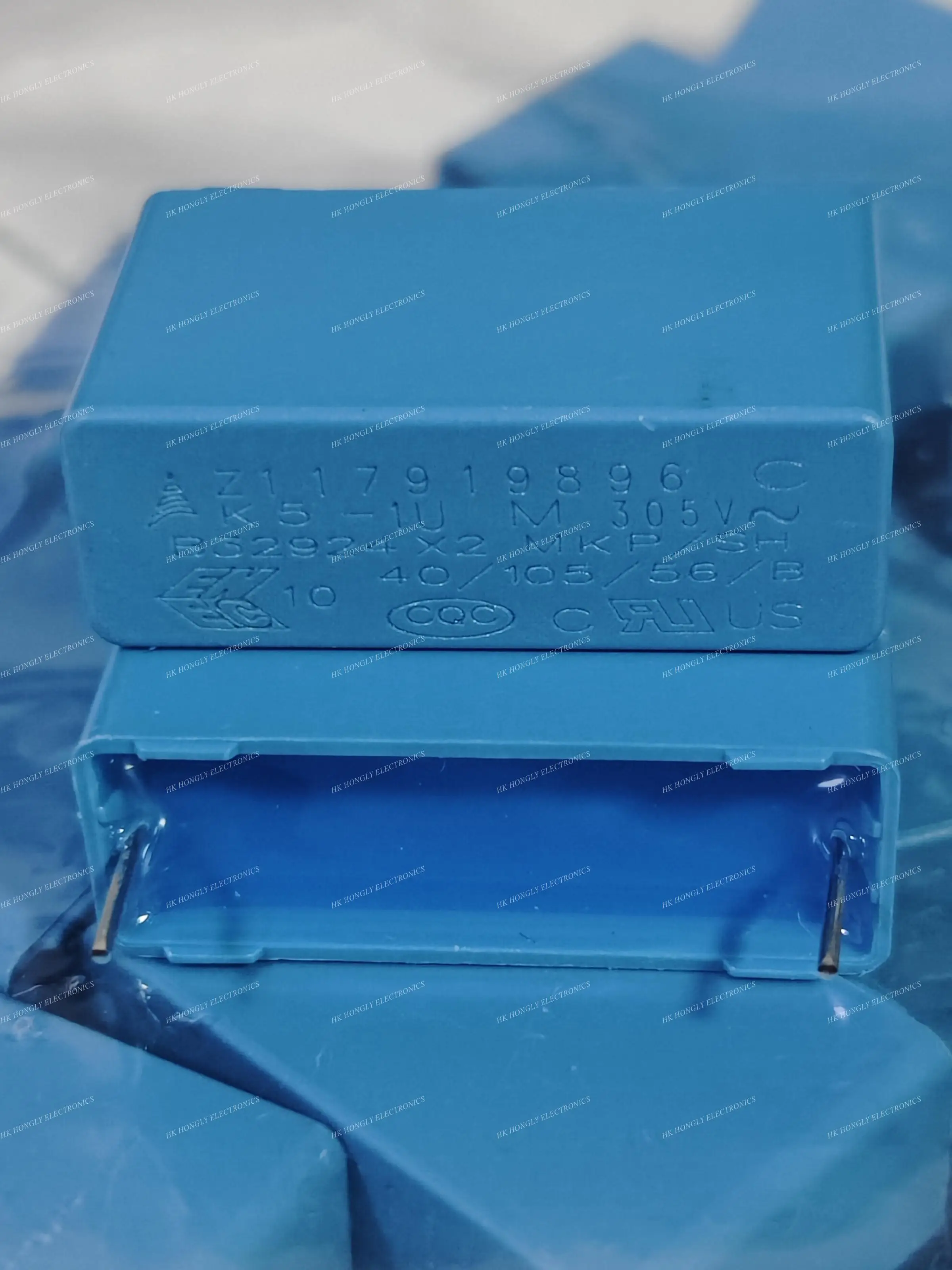 2PCS B32924 X2 MKP/SH C U68 1U K=10% M=20% 305V 0.68UF 1UF 684 105 P=27.5mm  FILM CAPACITOR