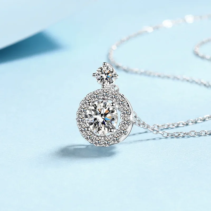 Fényűzés Fehérítőszer Arany 18K Medál esküvői Rendbírság ékszer valós 1.3CT moissanite Gyémánt Gemma Futam Bimbóudvar necklaces számára Nők Adomány