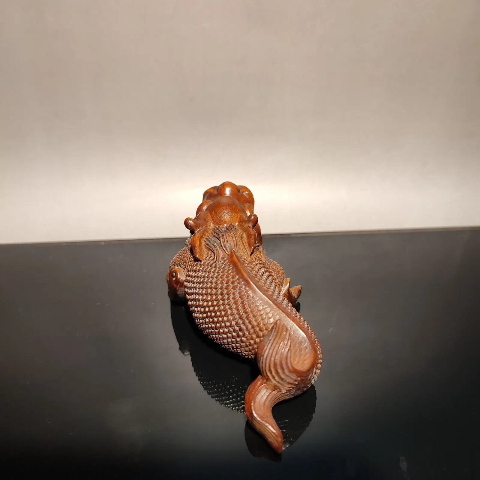 Japanese boxwood hand carved Loong Dragon Figure statue netsuke old collectable