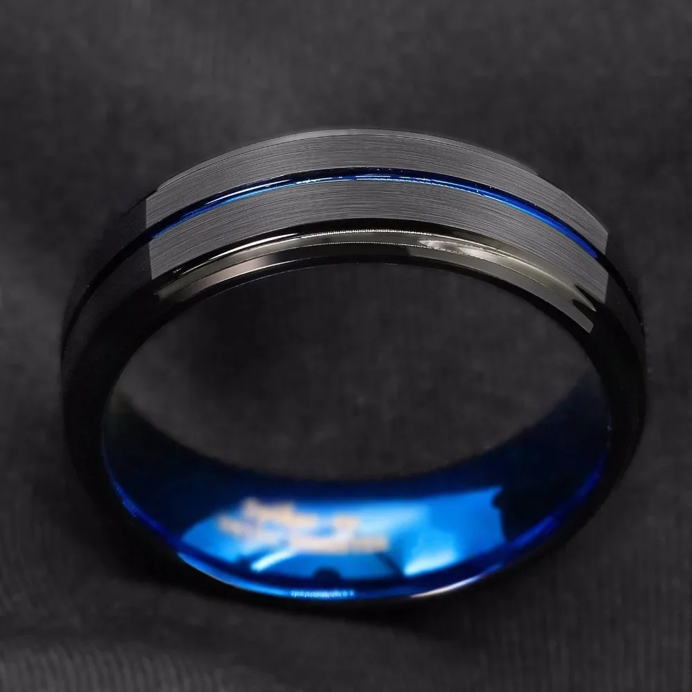 Anillo de titanio para hombre. Anillo de acero inoxidable con ranura interior en azul y negro de superficie. Resalce el temperamento ligero de lujo para hombre