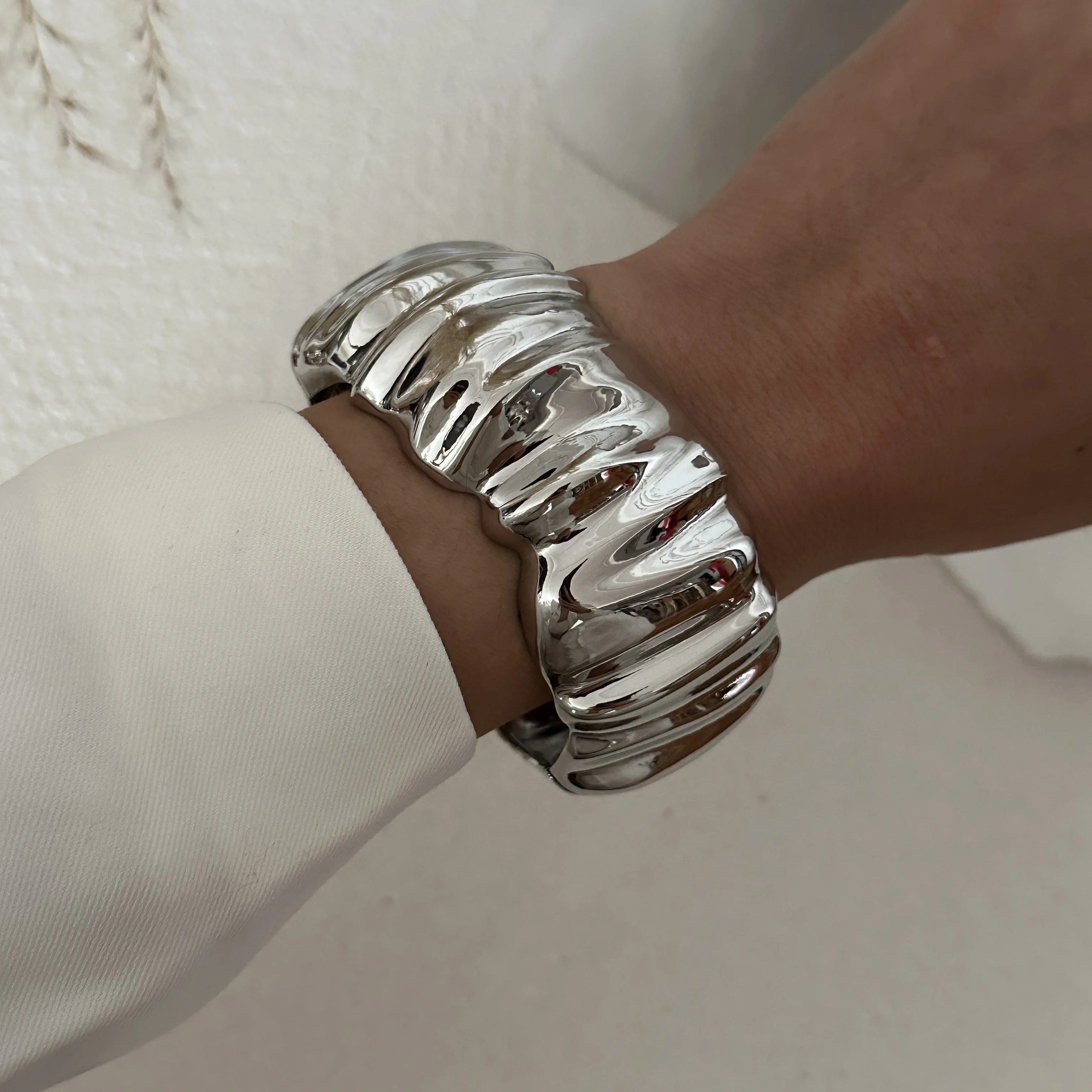Übertriebene Punk Glatte Heavy Metal Chunky Frühling Armreifen für Frauen Hip Hop Gold Farbe Geometrische Armbänder Schmuck Zubehör – Detail 6