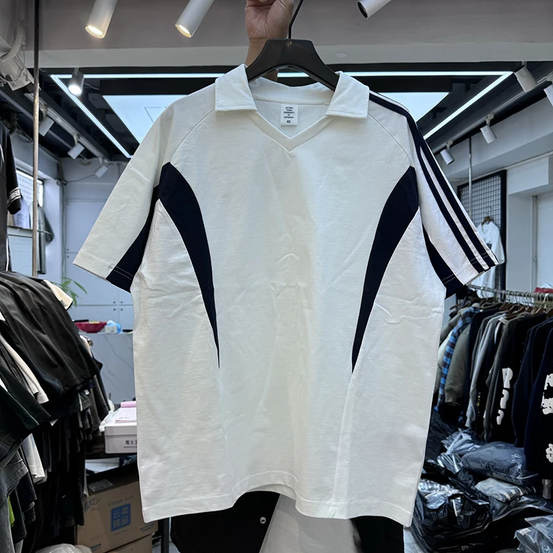 

Свободная повседневная футболка с V-образным вырезом и коротким рукавом, летняя новинка, уличный ретро-стиль, дизайн с цветовыми блоками, модная, суперстильная