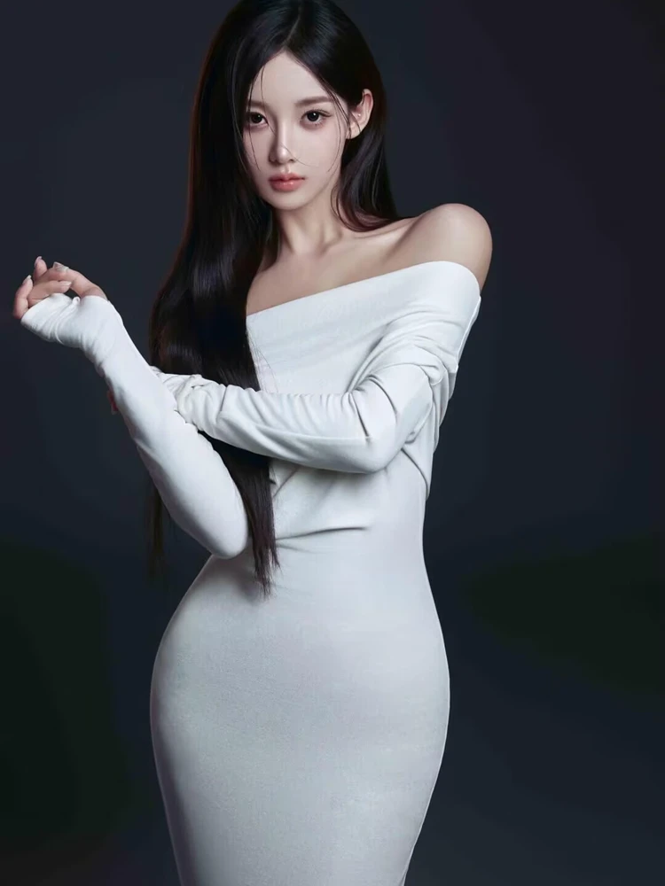 

New Arrival Studio Portrait Photography Cold Tone Goddess Image Shot Fashion Artwork Clothing Ladies Ethnic Stage Costume