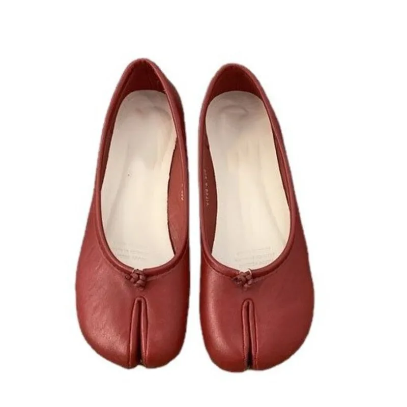 

Ladies' Split-toe Flat Shoes Horseshoe Shoes Shallow Toe Single Shoes 2025 New Style One-foot Versatile Flat Bean Shoes