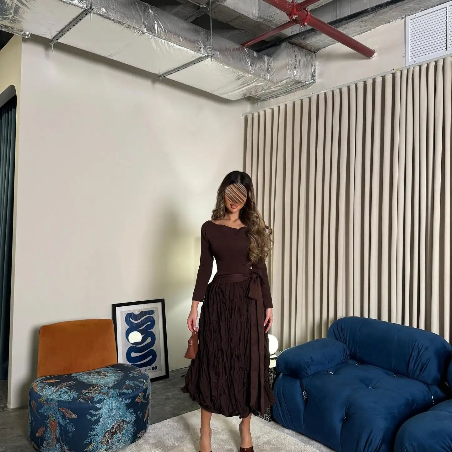 Abiti da celebrità in jersey squisito personalizzato Abito da sera moderno a maniche lunghe con girocollo Abiti da festa semplici con cintura dritta