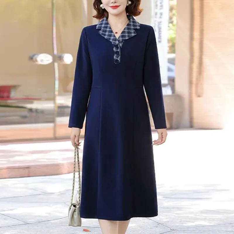 Middle-aged Elderly Long-sleeved Dress High-end Autumn New Style Middle-aged Women's Solid Color Skirt