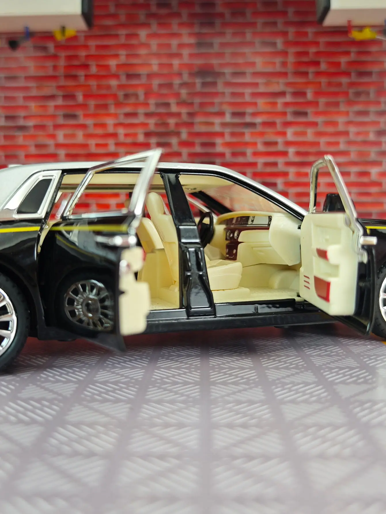 1:24 Rolls-Royce Phantom coche de lujo modelo de coche de aleación cielo estrellado top acústico-óptico extraíble adornos de coche de juguete