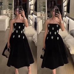 Robe de Bal en Satin sans Bretelles, Tenue Formelle Personnalisée, Drapée, à Perles, Longueur Rincée, sur Mesure, pour Occasions de Soirée