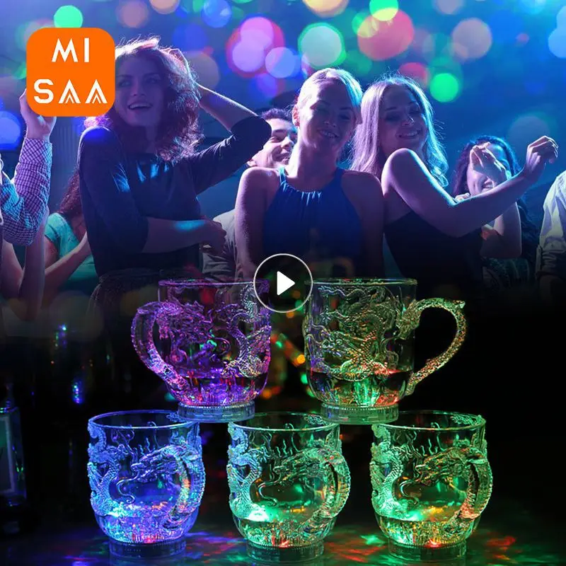 LED yanıp sönen parlayan içme fincan su sıvı aktif işık-up cam şarap kadehi aydınlık kupa ev festivali parti Bar dekorasyon