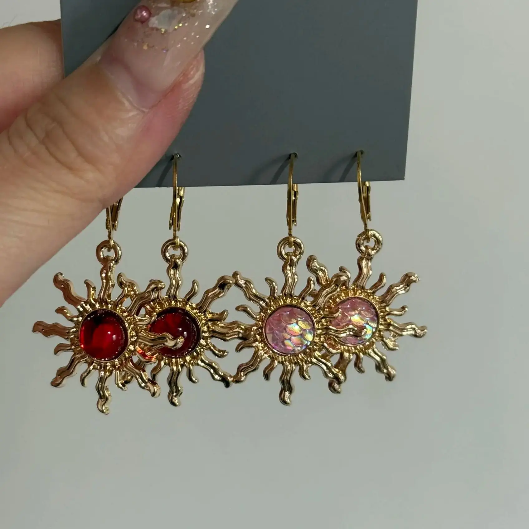 Vintage Personality Elegant Sun Flower hoop Earrings for Women New Trend Girl Classic Party Wedding Pendant Charm Jewelry Gift