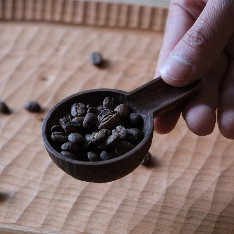 Ретро резная ложка ручной работы из цельного дерева, мерная ложка 10 г, бытовая мерная ложка, кухонные аксессуары для кофейни