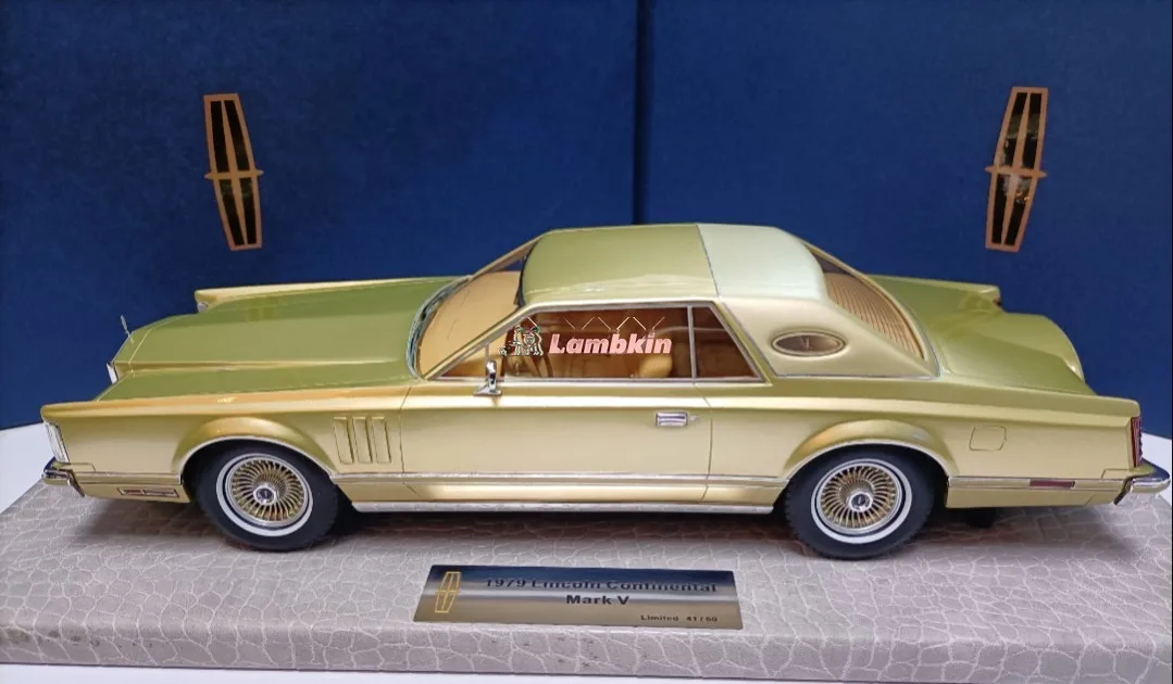 AMC 1:18 For Lincoln Continental Mark V Gold Bilbras Edition Limousine Model Collectible Ornament Gift Miniature