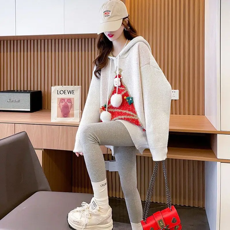 Age Reducing Loose Red Christmas Sweater for Women 2023 New Autumn and Winter Thickened Western Design Sense Top