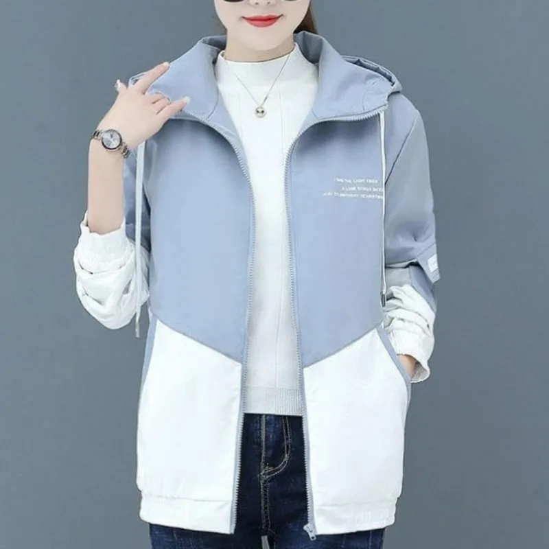 

2023 New Women Spring Short Coat Hooded Loose Large Lightweight Slim Fit Simple Commuter Versatile Jacket Pure Color Blouse Top